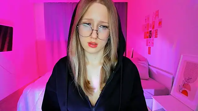 Snapshot of Vega_Taylor chatting on 3, 3, 2026 Vega Taylor online show from 3, 3, 2026