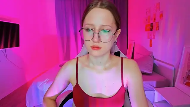 Snapshot of Vega_Taylor chatting on 5, 3, 2026 Vega Taylor online show from 5, 3, 2026