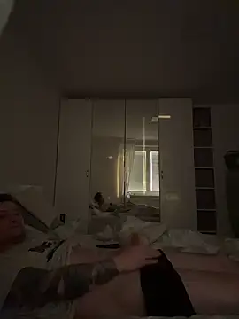 Snapshot of LubasOriginMen chatting on 8, 4, 2026 LubasOriginMen online show from 8, 4, 2026