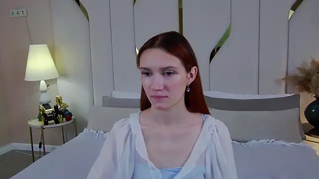 ChloeSimoon online show from 4, 2, 2026