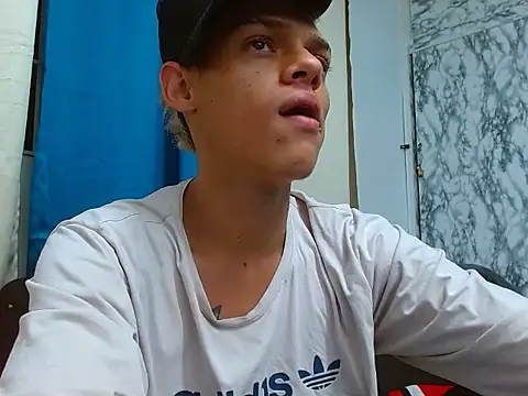 Piter Strauss online show from 3, 2, 2026