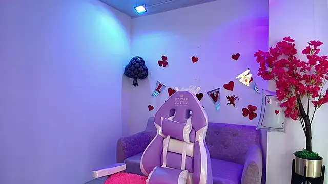 Maddie T18 online show from 13, 2, 2026