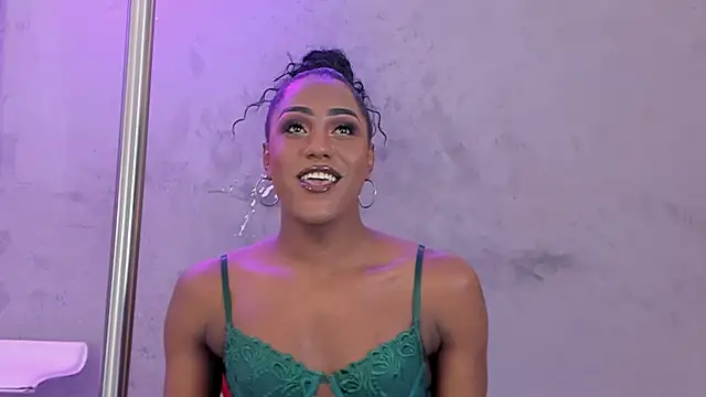 Snapshot of naomi__blair chatting on 11, 5, 2026 naomi blair online show from 11, 5, 2026