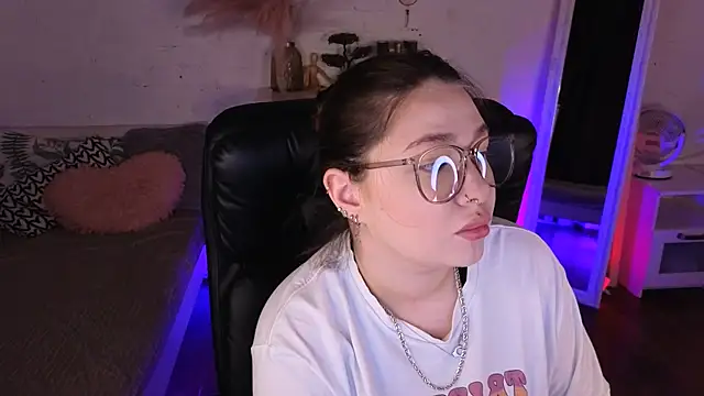 vanessaparadiza online show from 12, 5, 2026