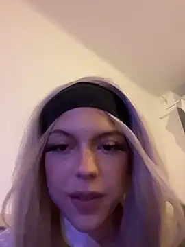 Mia-Tamara online show from 4, 2, 2026