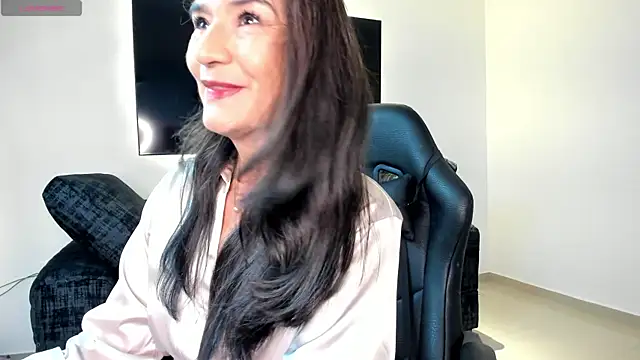 Emma Mendozaa online show from 9, 6, 2026