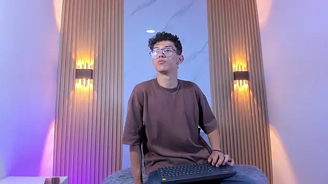 Snapshot of Christopher_Hunter chatting on 15, 3, 2026 Christopher Hunter online show from 15, 3, 2026