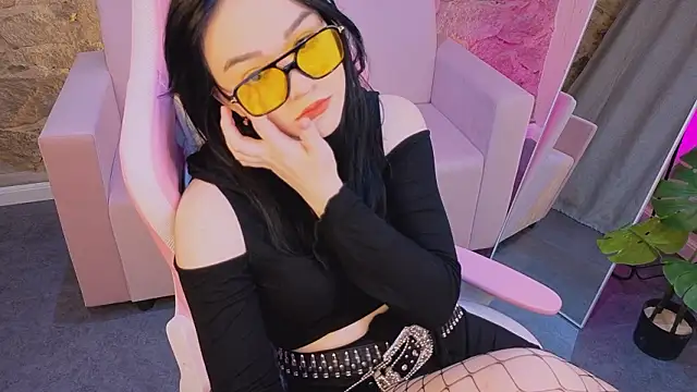 Snapshot of JadeCharm chatting on 1, 2, 2026 JadeCharm online show from 1, 2, 2026