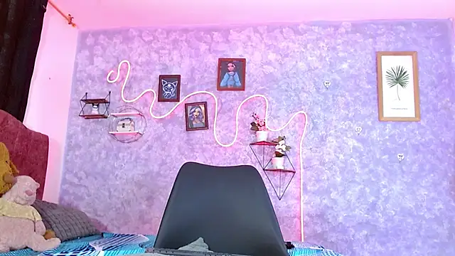 Everlin  Hot  online show from 1, 2, 2026