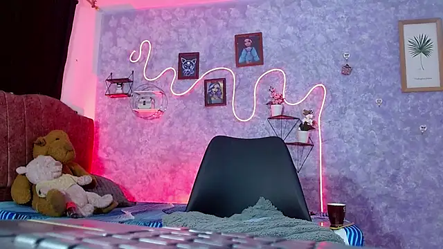 Everlin  Hot  online show from 7, 2, 2026