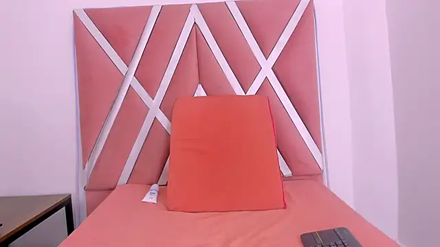 LIZEY LYNCH online show from 20, 2, 2026