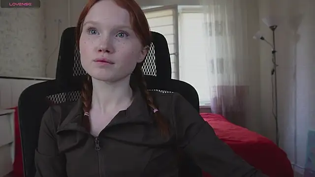 Snapshot of Nellie_baby chatting on 17, 6, 2026 Nellie baby online show from 17, 6, 2026