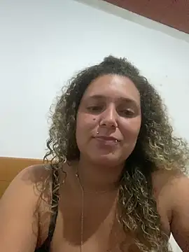 Snapshot of LoiraQuente69 chatting on 8, 5, 2026 LoiraQuente69 online show from 8, 5, 2026
