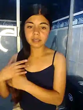 Snapshot of Roxan_King chatting on 8, 3, 2026 Roxan King online show from 8, 3, 2026