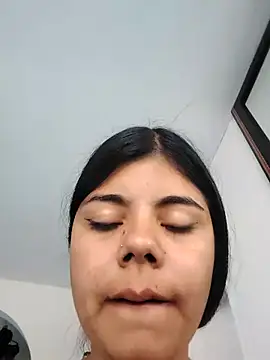 Snapshot of Roxan_King chatting on 10, 4, 2026 Roxan King online show from 10, 4, 2026