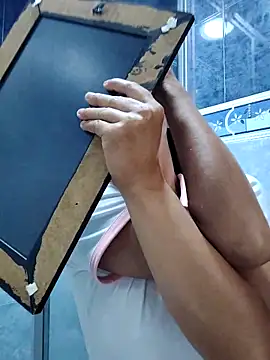 Snapshot of Roxan_King chatting on 16, 4, 2026 Roxan King online show from 16, 4, 2026