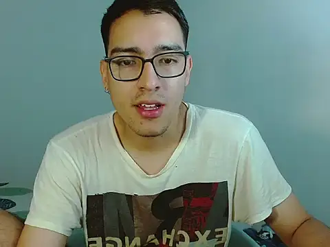 Snapshot of NickFin chatting on 7, 4, 2026 NickFin online show from 7, 4, 2026