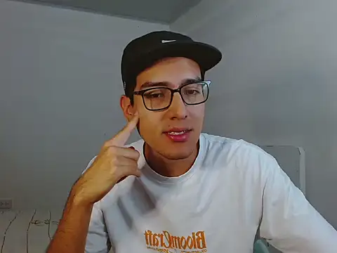 Snapshot of NickFin chatting on 22, 5, 2026 NickFin online show from 22, 5, 2026