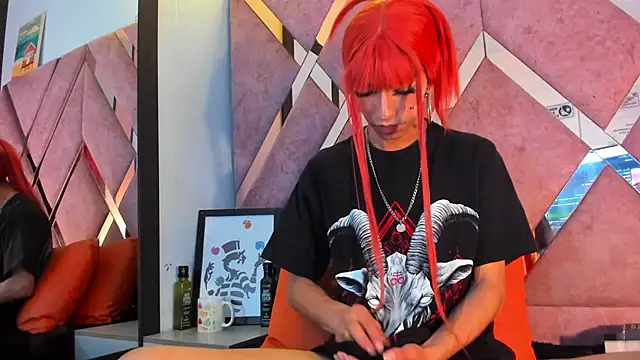 MeghanQueen   online show from 12, 5, 2026