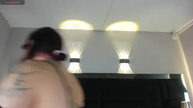 Ravenn21x online show from 11, 2, 2026