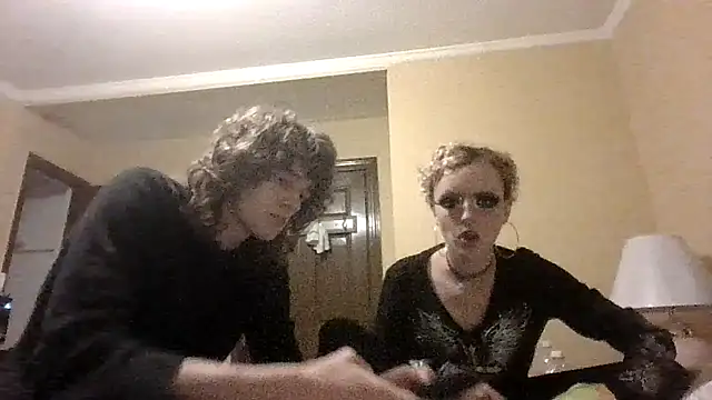 emoprincessxD online show from 7, 4, 2026