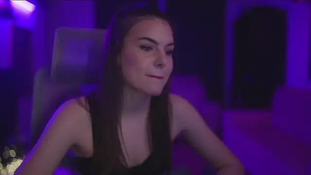 kiara danger online show from 4, 2, 2026