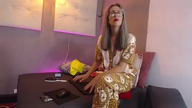 laurasofia45 online show from 13, 3, 2026