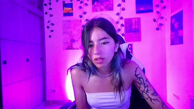 IvyStone  online show from 10, 3, 2026