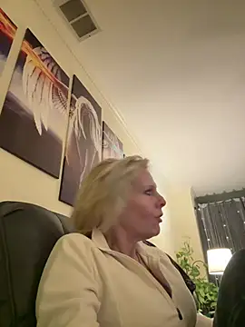 Snapshot of FireAfterDark chatting on 4, 2, 2026 FireAfterDark online show from 4, 2, 2026