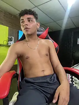 Snapshot of Aron2028 chatting on 2, 2, 2026 Aron2028 online show from 2, 2, 2026