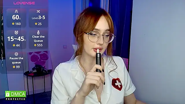 Snapshot of AdeLuna chatting on 4, 3, 2026 AdeLuna online show from 4, 3, 2026