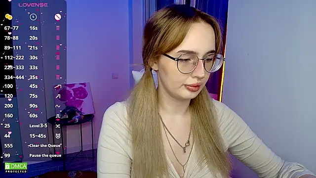 Snapshot of AdeLuna chatting on 12, 3, 2026 AdeLuna online show from 12, 3, 2026