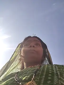 Hotty raghni online show from 13, 3, 2026