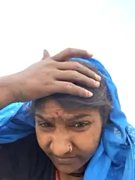 Hotty raghni online show from 18, 3, 2026