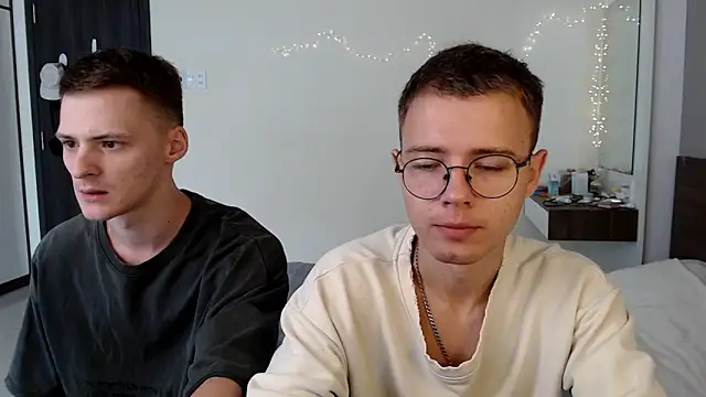 NikiKerryCum online show from 20, 5, 2026