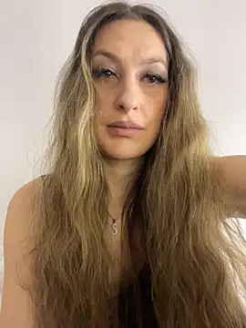 Alyxra online show from 30, 4, 2026