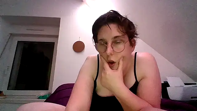 OIseauNoir88 online show from 2, 2, 2026