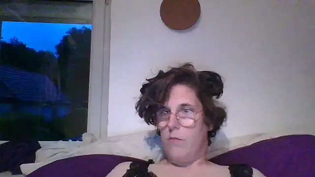 OIseauNoir88 online show from 13, 5, 2026