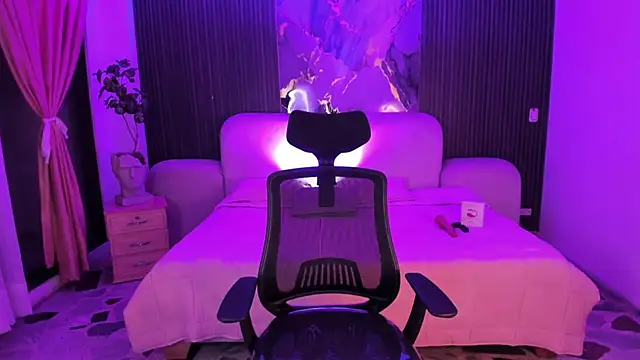 JazminRusso  online show from 27, 4, 2026