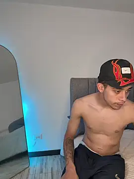 Snapshot of Lucas_her chatting on 10, 4, 2026 Lucas her online show from 10, 4, 2026