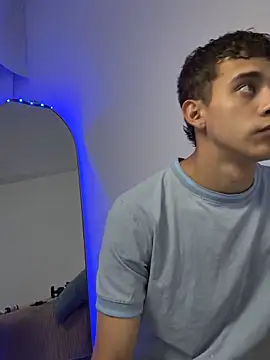 Snapshot of Lucas_her chatting on 14, 4, 2026 Lucas her online show from 14, 4, 2026