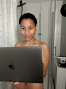 YaraEstelle online show from 31, 3, 2026