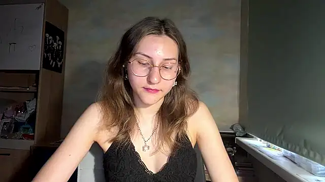 Miaaa Moon online show from 15, 6, 2026