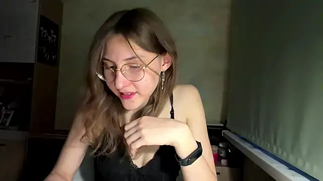 Miaaa Moon online show from 25, 6, 2026