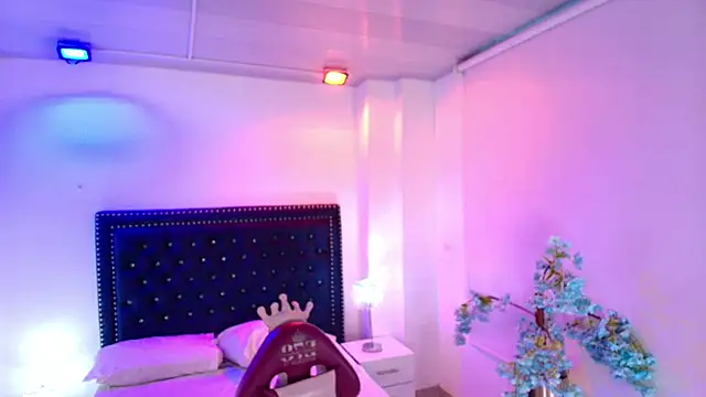 Snapshot of Madame_scarlett chatting on 4, 6, 2026 Madame scarlett online show from 4, 6, 2026