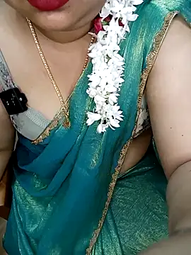 Snapshot of silk_rose05 chatting on 11, 3, 2026 silk rose05 online show from 11, 3, 2026