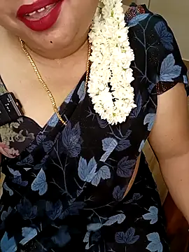 Snapshot of silk_rose05 chatting on 25, 3, 2026 silk rose05 online show from 25, 3, 2026