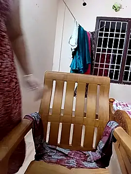 Snapshot of silk_rose05 chatting on 2, 4, 2026 silk rose05 online show from 2, 4, 2026