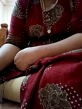 Snapshot of silk_rose05 chatting on 4, 4, 2026 silk rose05 online show from 4, 4, 2026