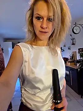 Couple-Kiwii-Orchidee-Boy online show from 8, 2, 2026